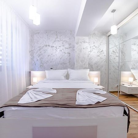 Mikras Luxury Apartment سِنايا المظهر الخارجي الصورة