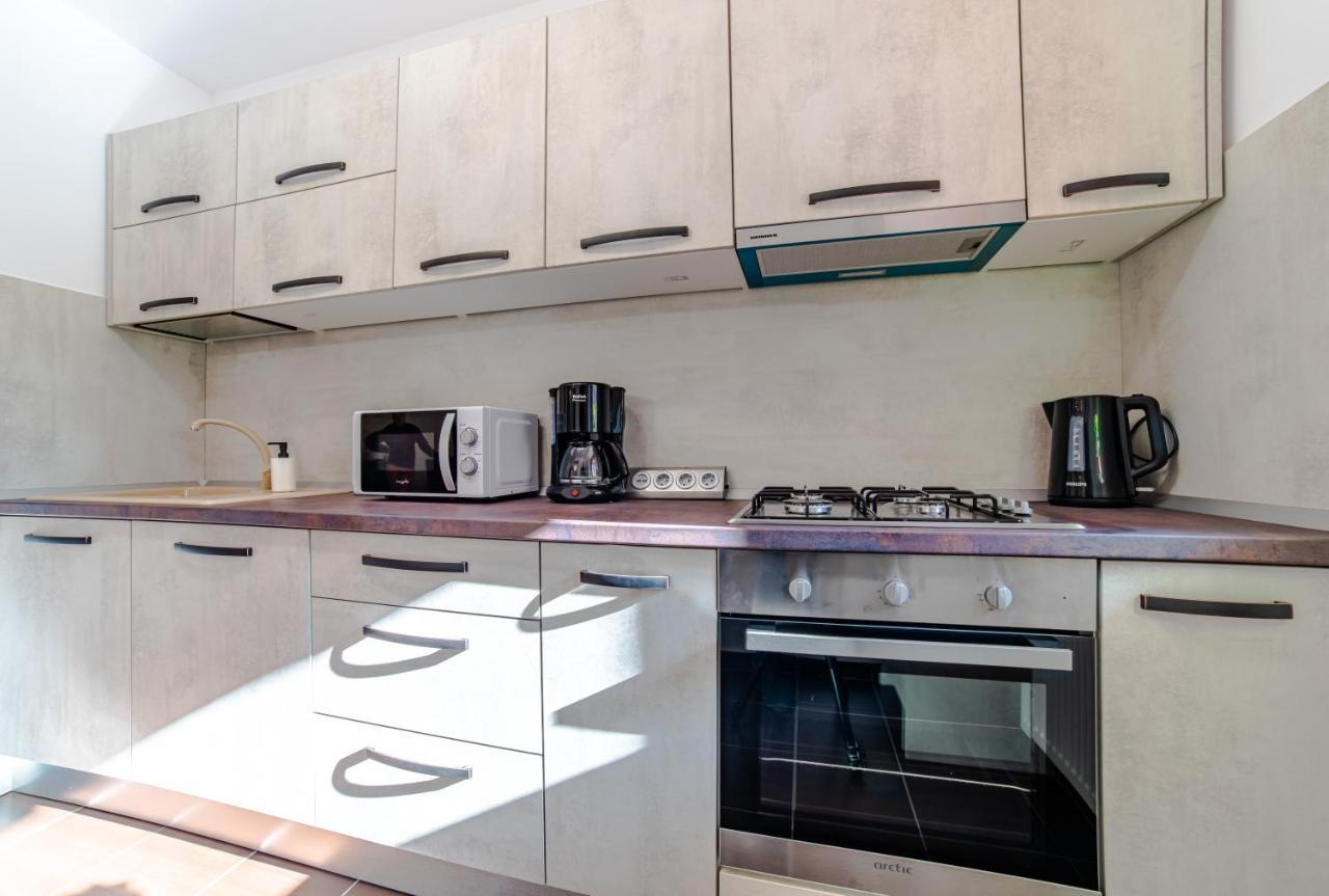 Mikras Luxury Apartment سِنايا المظهر الخارجي الصورة