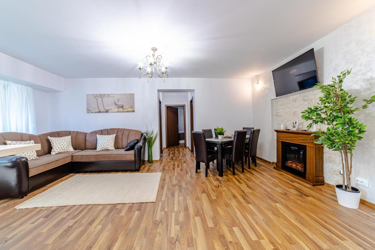 Mikras Luxury Apartment سِنايا المظهر الخارجي الصورة